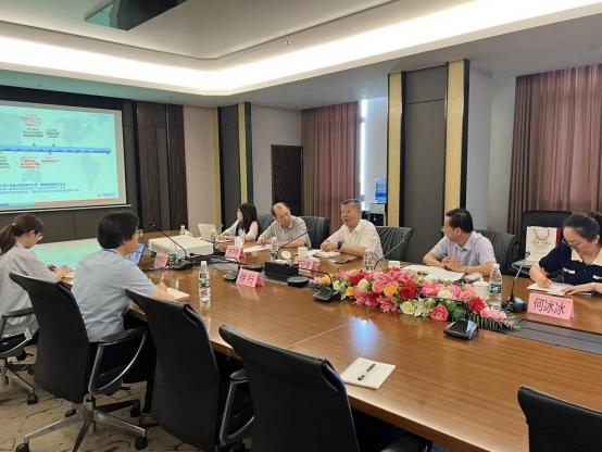 無錫市上市公司協(xié)會會長萬冠清一行來我司調研交流